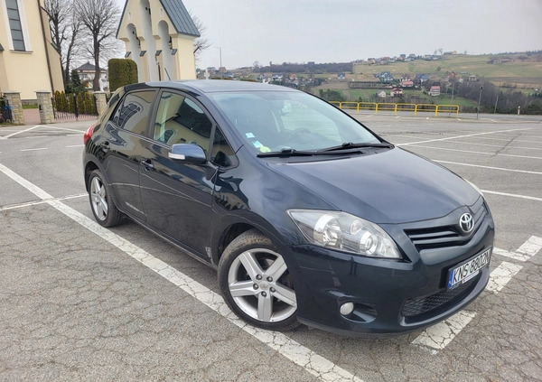 Toyota Auris cena 23900 przebieg: 207452, rok produkcji 2011 z Piotrków Trybunalski małe 277